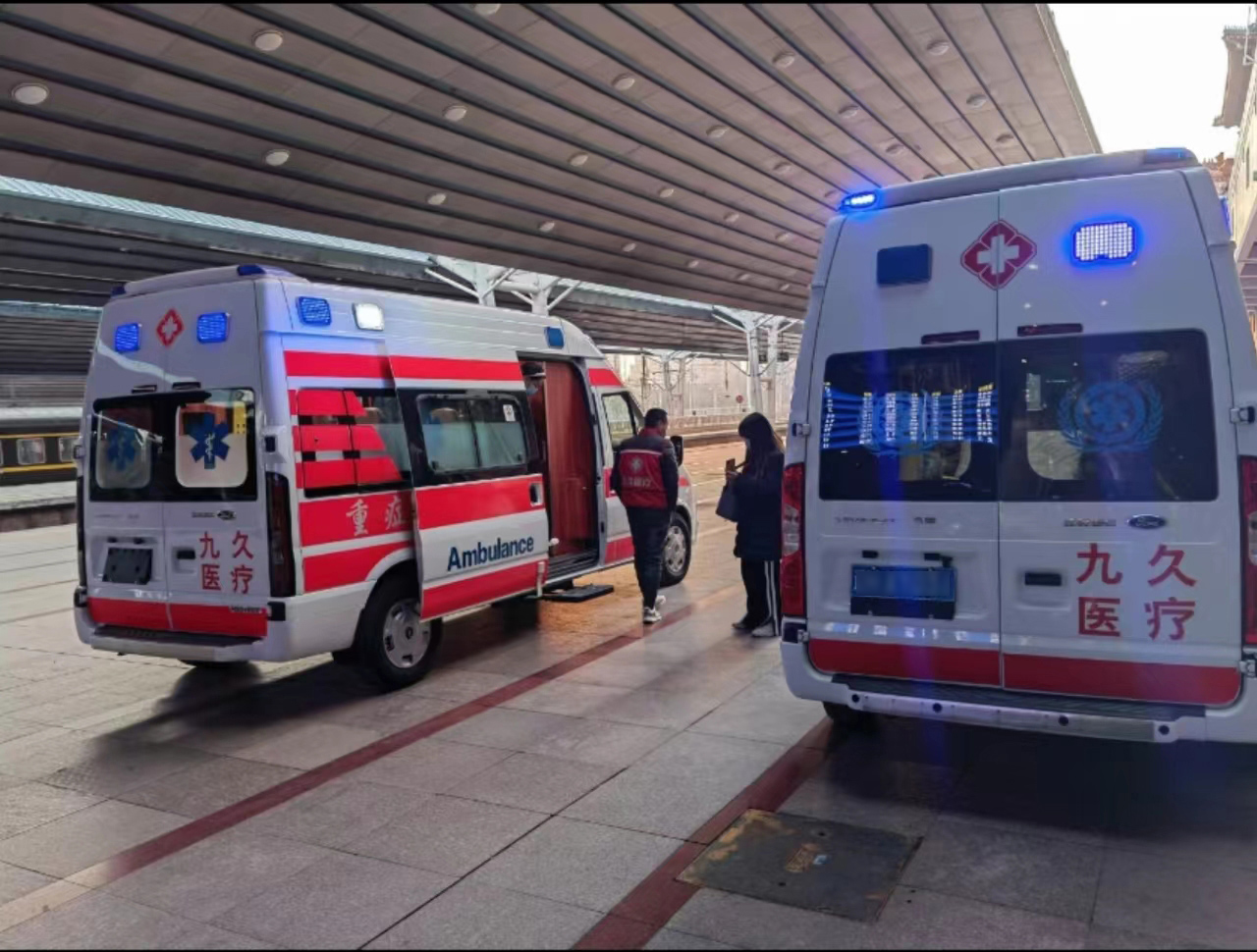 平乐县救护车长途转运